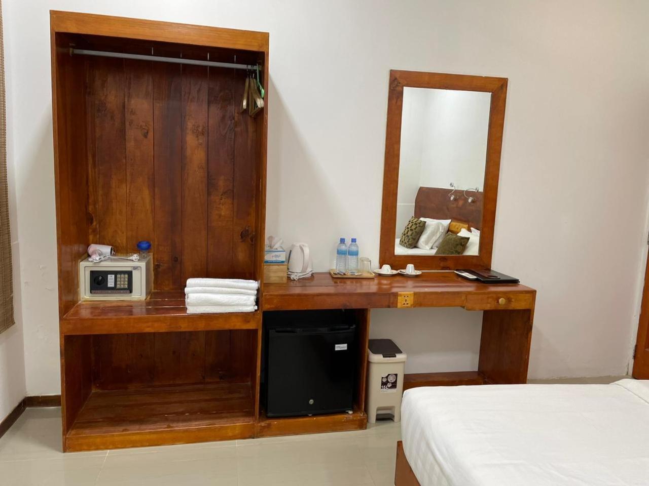 Alaika Maafushi Hotel Buitenkant foto